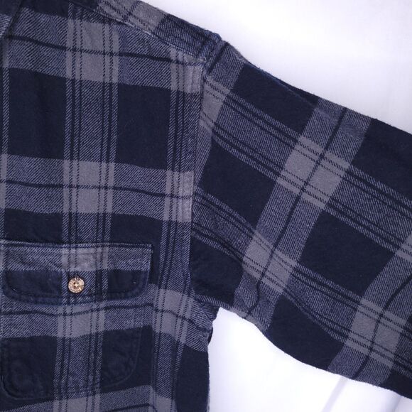 Field & Stream Flannel Shirt Mens Medium Plaid Navy Outdoor Heavyweight - Picture 4 of 9